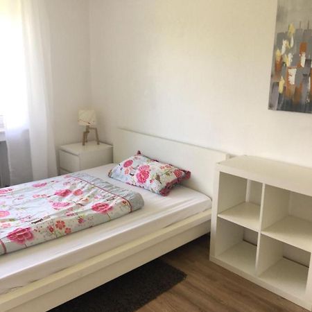 Mayen, Im Mohren, Privatzimmer Nr1, Waldrand, Nahe Nurburgring & Burg Eltz, Gemeinschaftsbad Luaran gambar